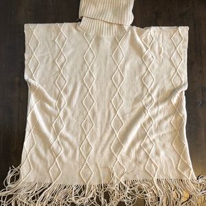 Women’s knitted poncho